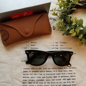 NWT RayBan black Wayfare sunglasses Authen…